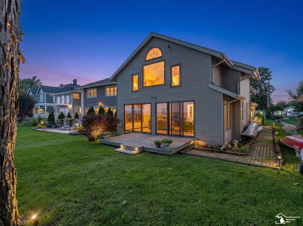 3360 Lakeshore Drive Frenchtown Township, MI 48162