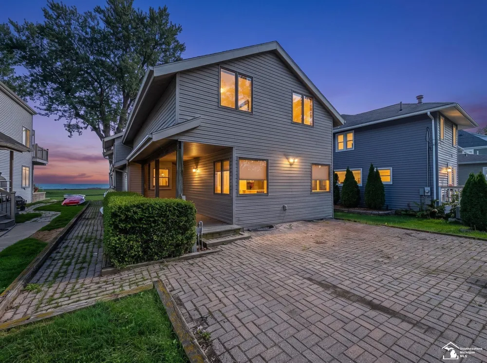 3360 Lakeshore Drive Frenchtown Township, MI 48162
