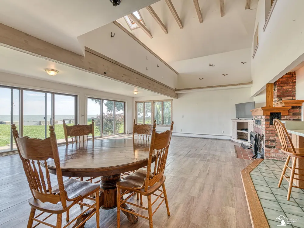 3360 Lakeshore Drive Frenchtown Township, MI 48162