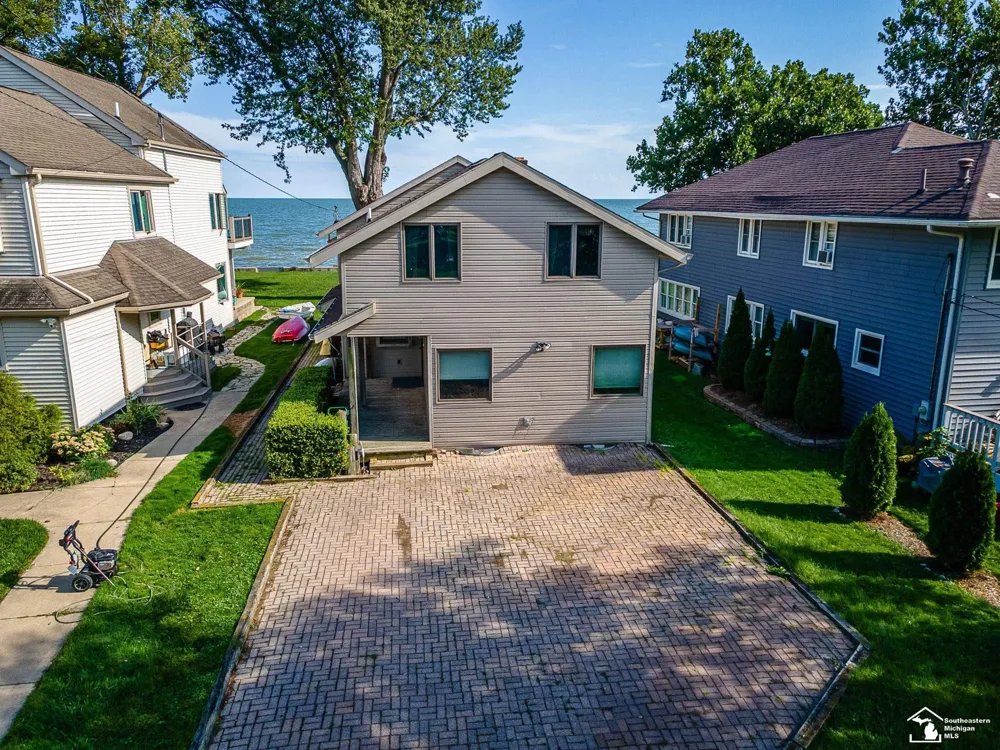 3360 Lakeshore Drive Frenchtown Township, MI 48162