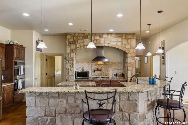 230 Casarez Rd Pleasanton, TX 78064