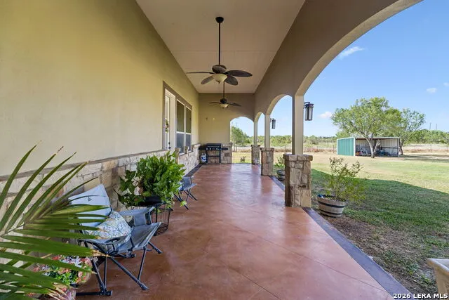 230 Casarez Rd Pleasanton, TX 78064