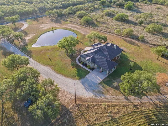 230 Casarez Rd Pleasanton, TX 78064