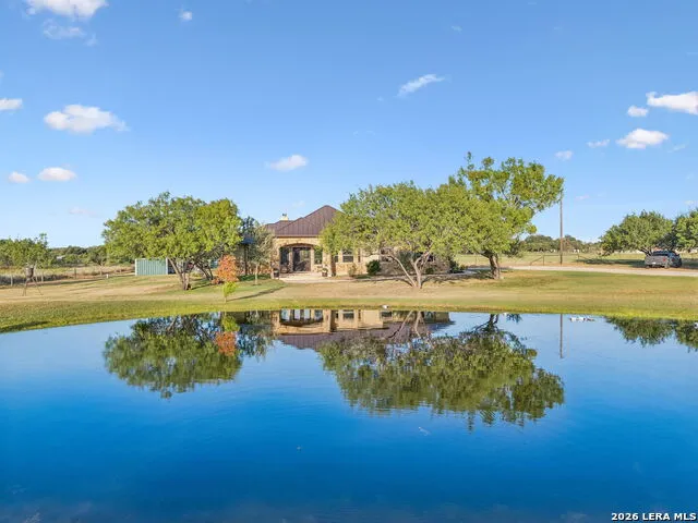 230 Casarez Rd Pleasanton, TX 78064