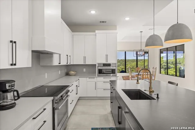 330 PRESTON TRL Boerne, TX 78006