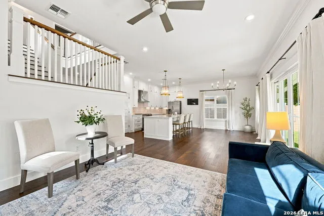 301 OGDEN LN Alamo Heights, TX 78209