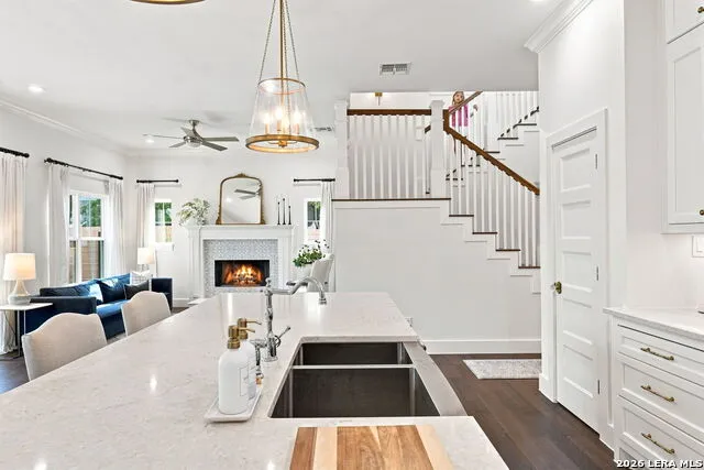 301 OGDEN LN Alamo Heights, TX 78209