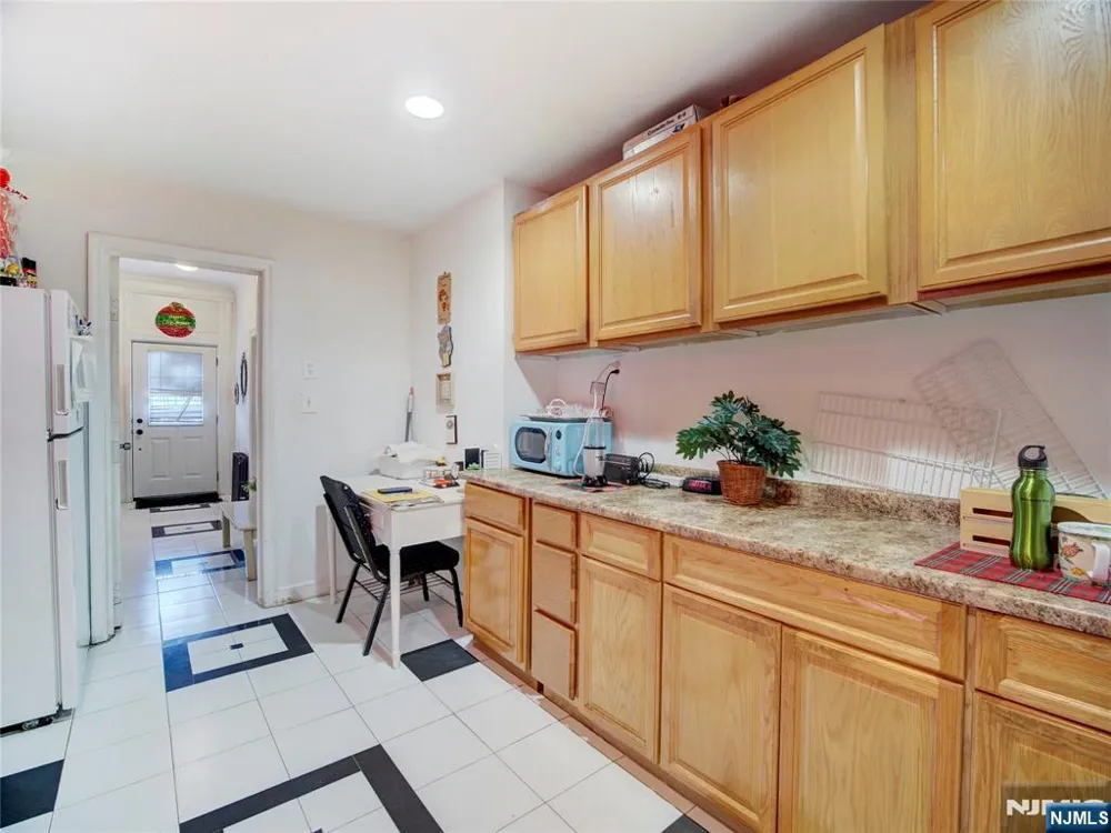 139-141 Richelieu Terrace Newark, NJ 07106