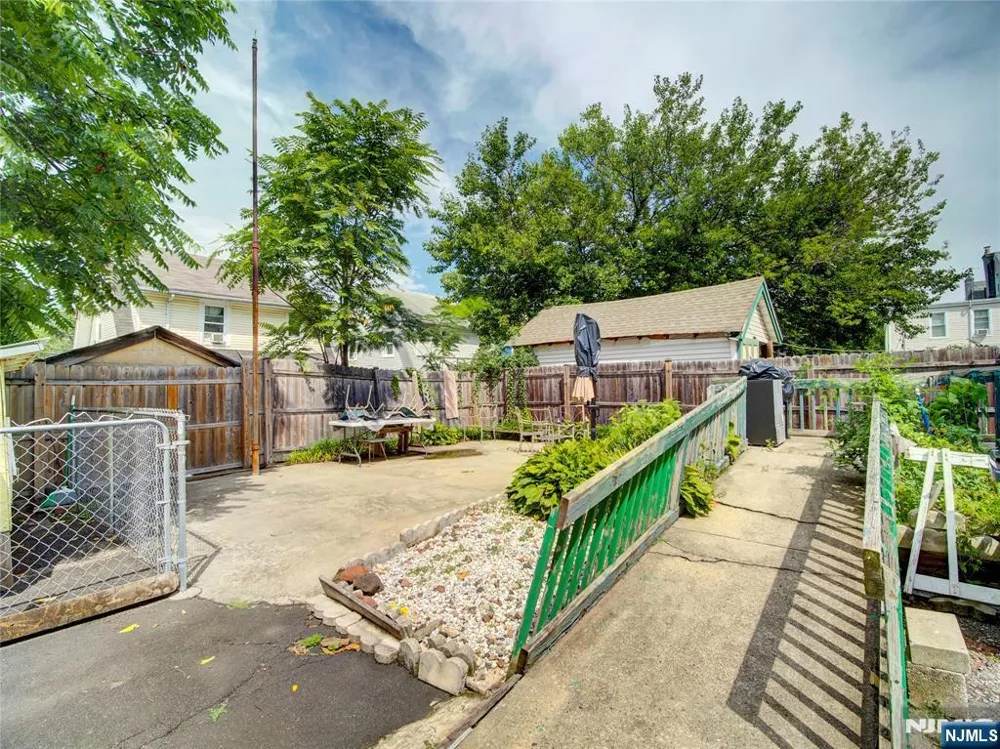 139-141 Richelieu Terrace Newark, NJ 07106