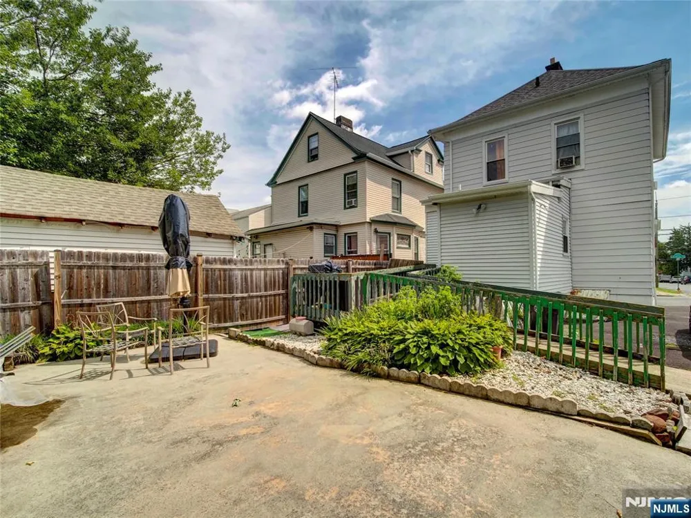 139-141 Richelieu Terrace Newark, NJ 07106