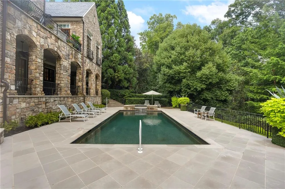 675 W Paces Ferry, #4 Road NW Atlanta, GA 30327