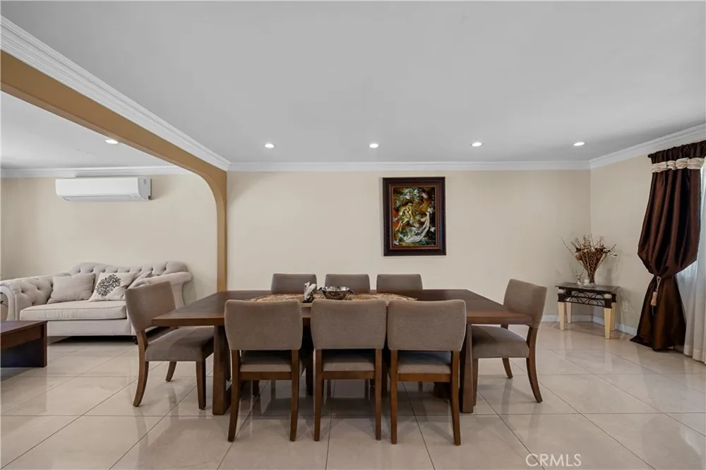 8842 Sophia North Hills, CA 91343