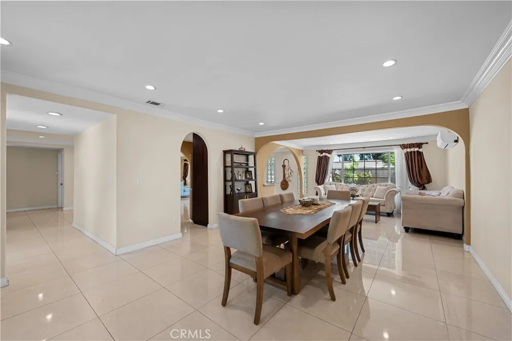 8842 Sophia North Hills, CA 91343