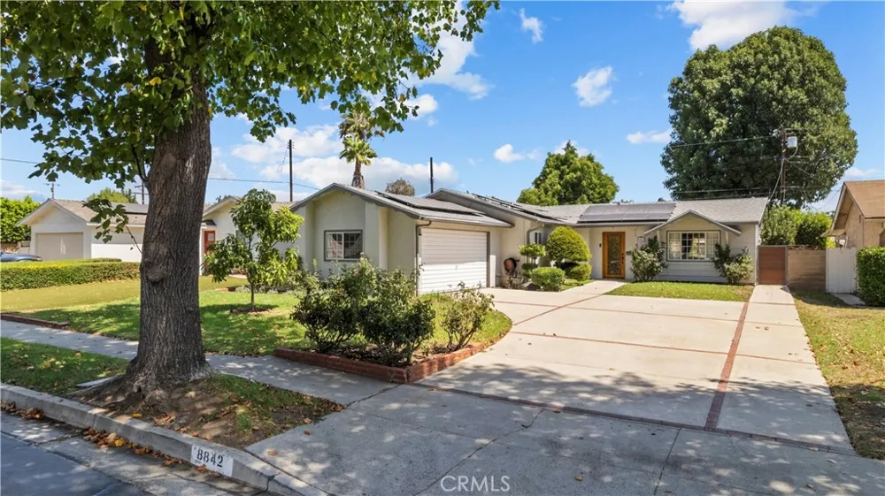 8842 Sophia North Hills, CA 91343