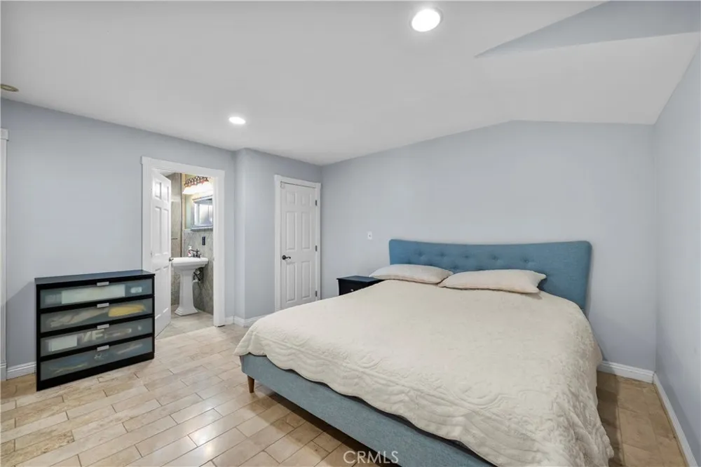 8842 Sophia North Hills, CA 91343
