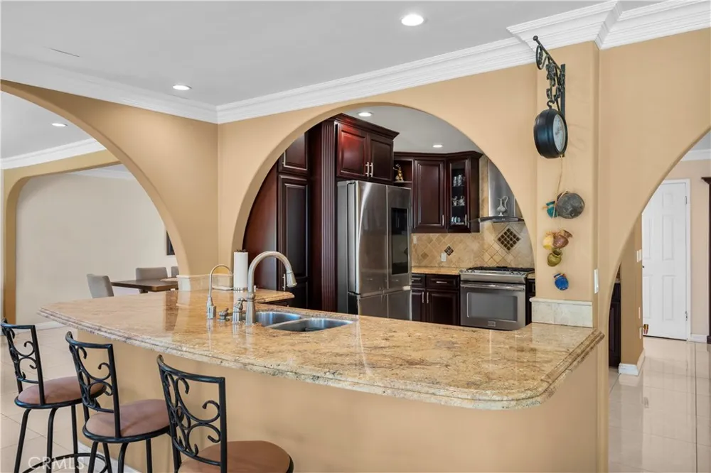 8842 Sophia North Hills, CA 91343