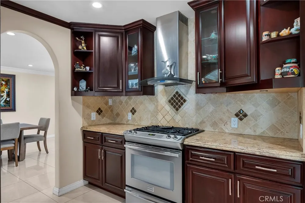 8842 Sophia North Hills, CA 91343
