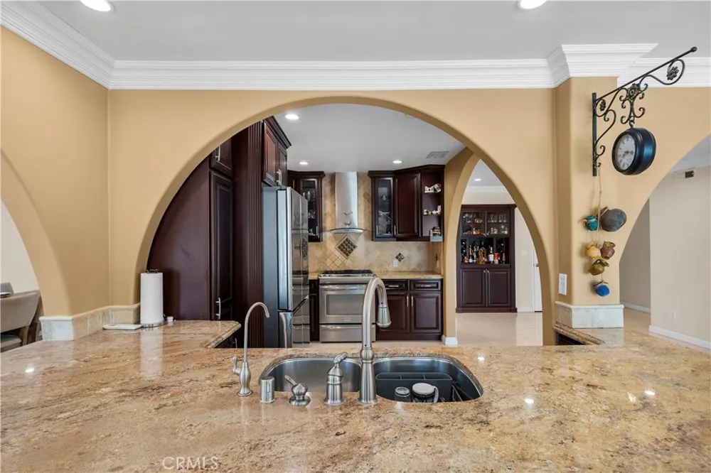8842 Sophia North Hills, CA 91343