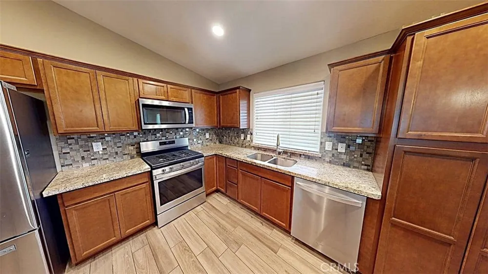 10882 Malgosa Apple Valley, CA 92308