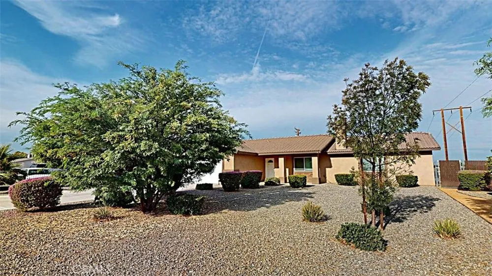 10882 Malgosa Apple Valley, CA 92308