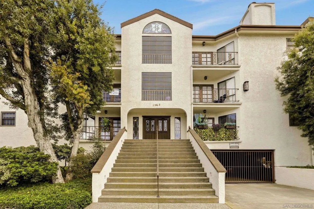 1263 Robinson #13 San Diego, CA 92103