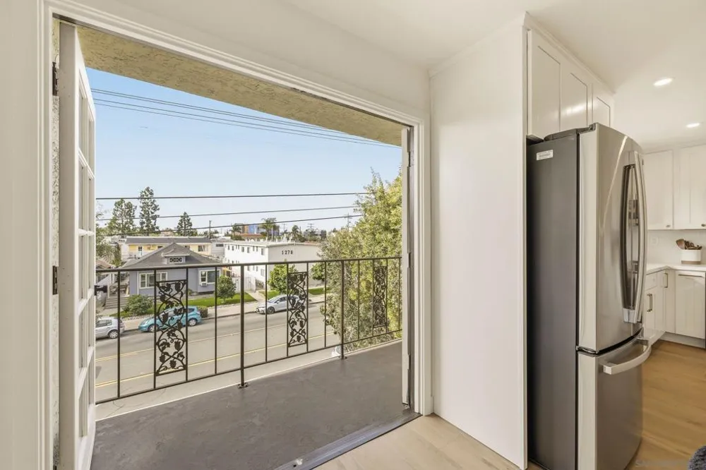1263 Robinson #13 San Diego, CA 92103