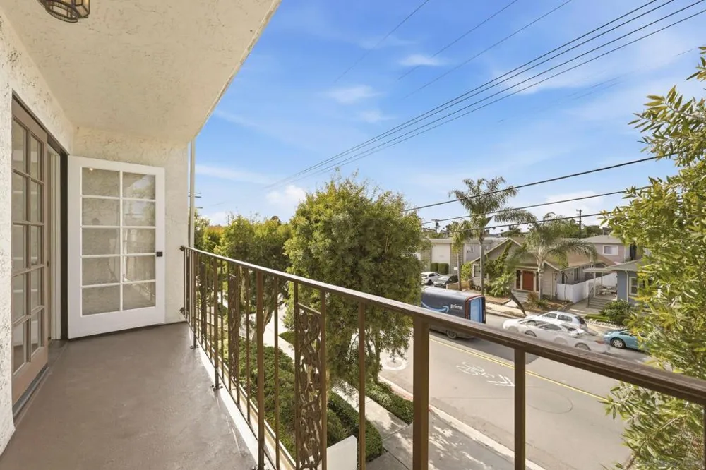 1263 Robinson #13 San Diego, CA 92103