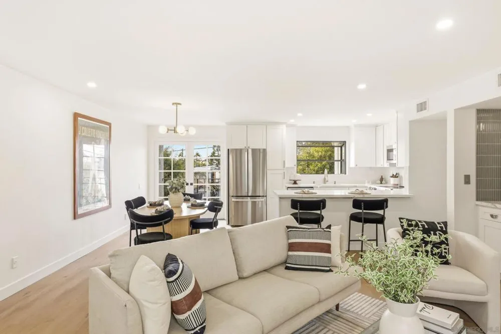 1263 Robinson #13 San Diego, CA 92103