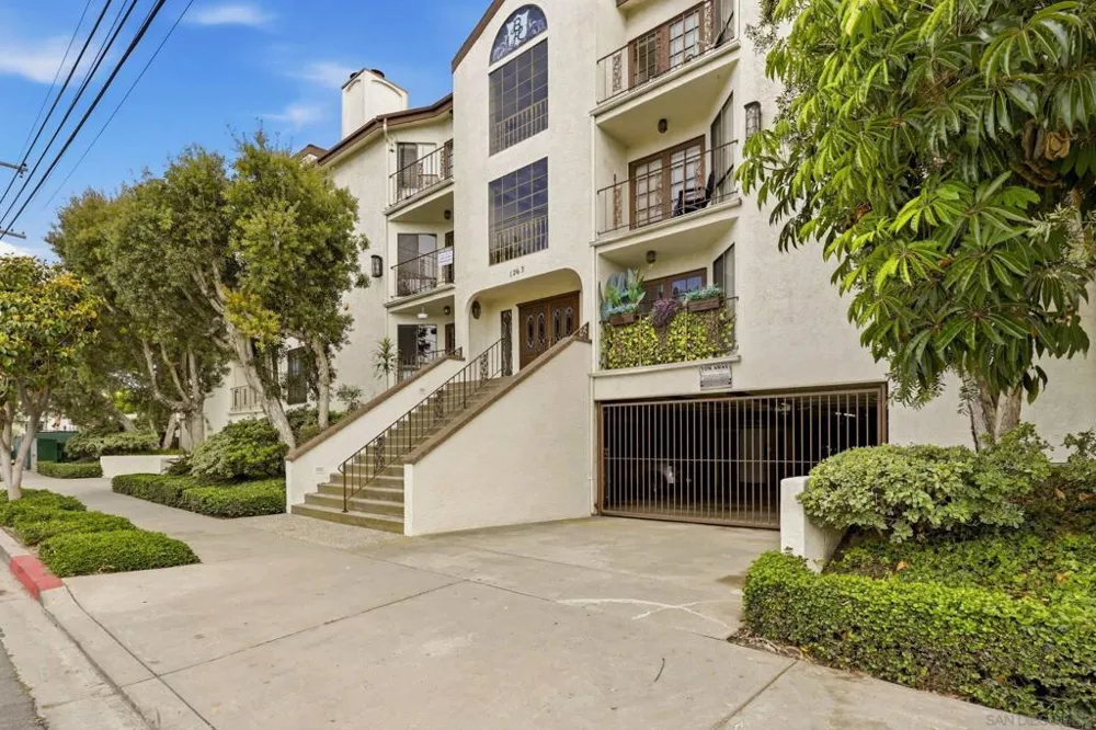 1263 Robinson #13 San Diego, CA 92103