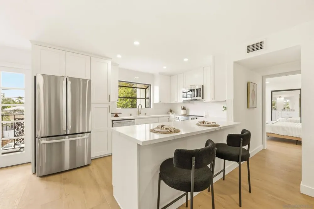 1263 Robinson #13 San Diego, CA 92103