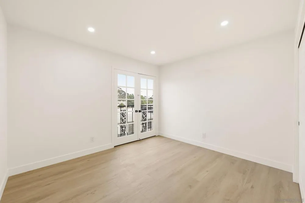 1263 Robinson #13 San Diego, CA 92103