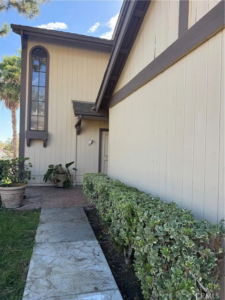 2310 Applewood Fullerton, CA 92833
