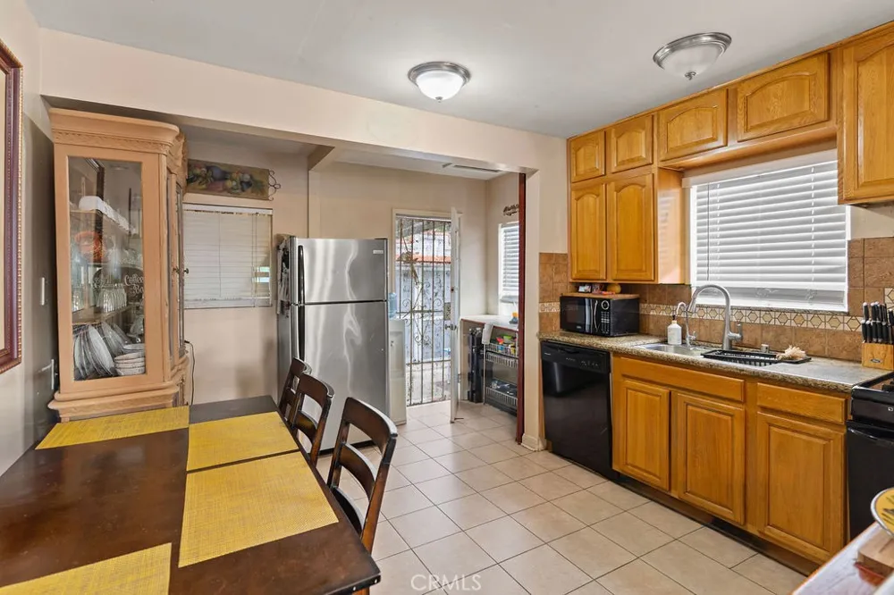 115 E Hardy Inglewood, CA 90301