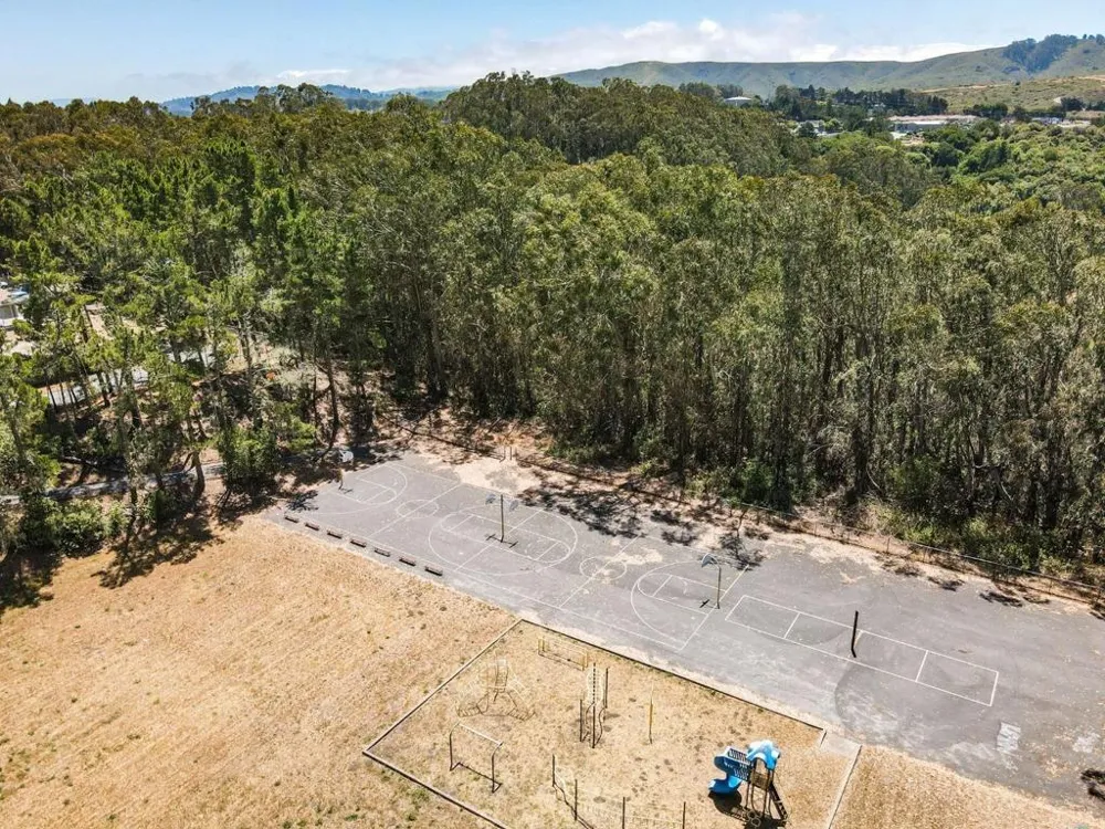 2341 Valleywood Drive San Bruno, CA 94066