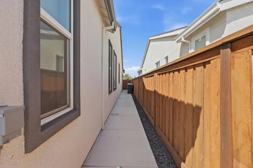 1158 Crescent Avenue Manteca, CA 95336