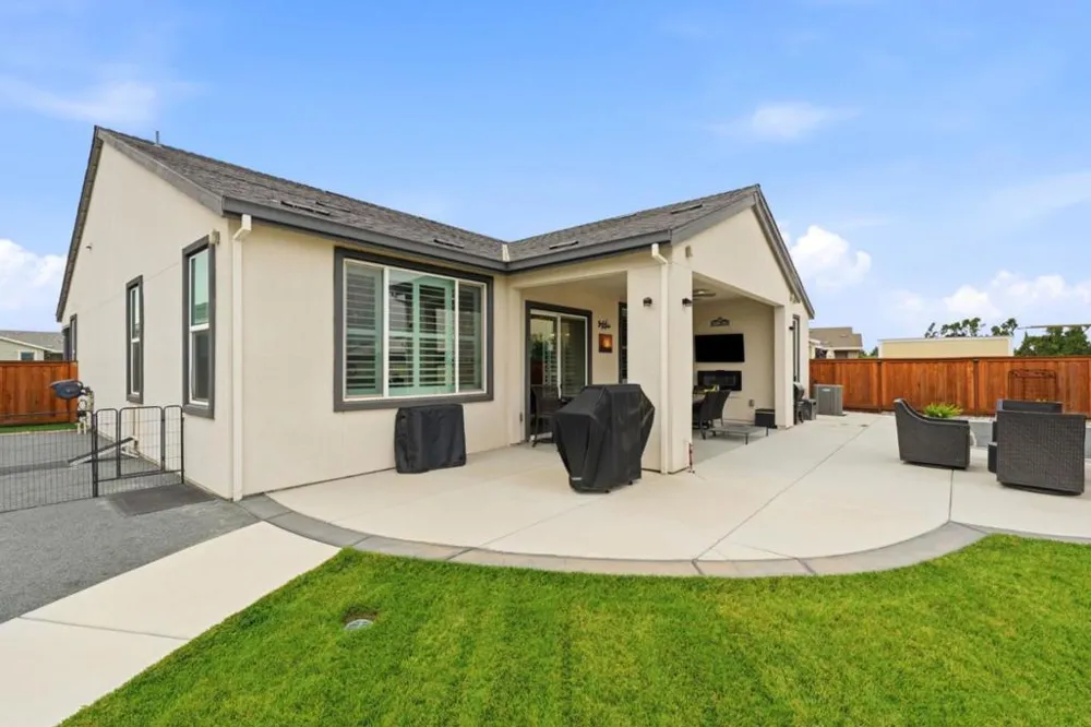 1158 Crescent Avenue Manteca, CA 95336