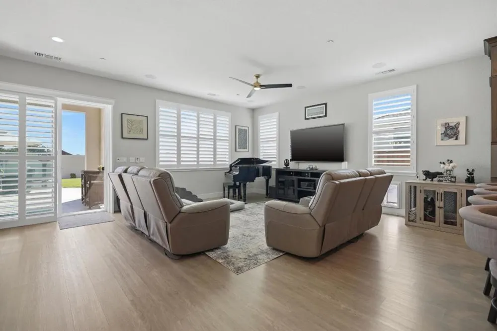 1158 Crescent Avenue Manteca, CA 95336