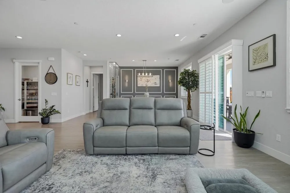 1158 Crescent Avenue Manteca, CA 95336