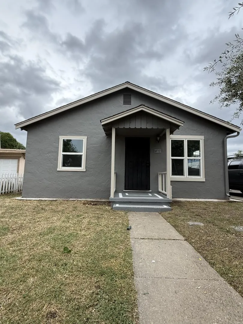 1809 Idalou Avenue Modesto, CA 95350