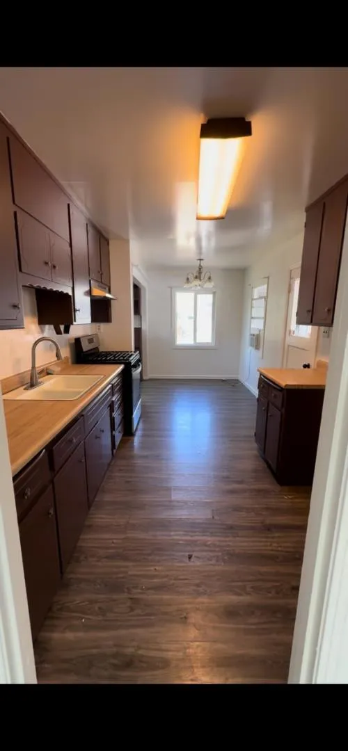 1809 Idalou Avenue Modesto, CA 95350