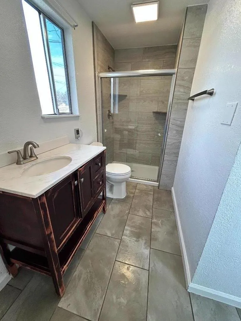1809 Idalou Avenue Modesto, CA 95350