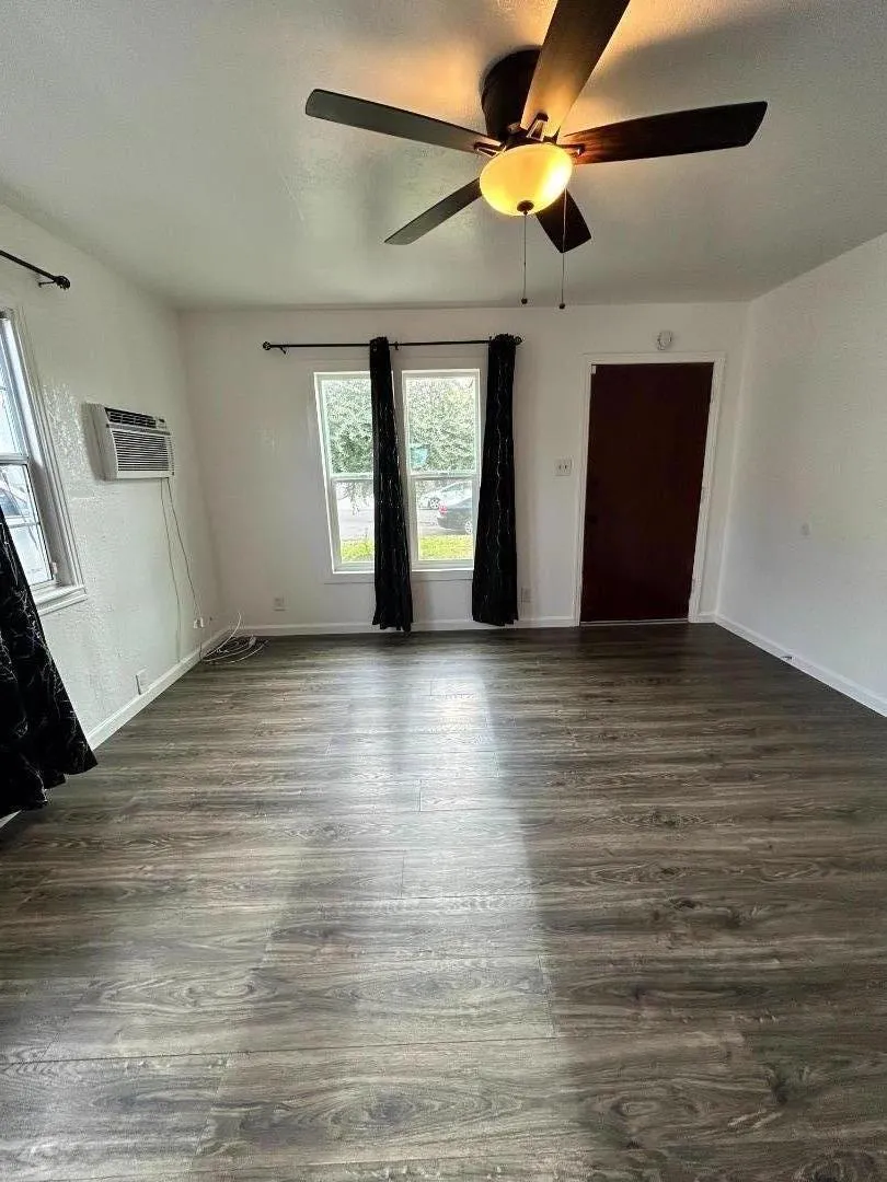 1809 Idalou Avenue Modesto, CA 95350