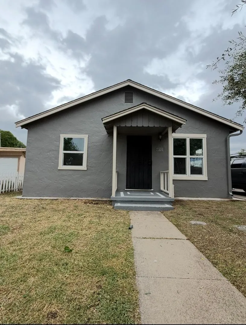 1809 Idalou Avenue Modesto, CA 95350