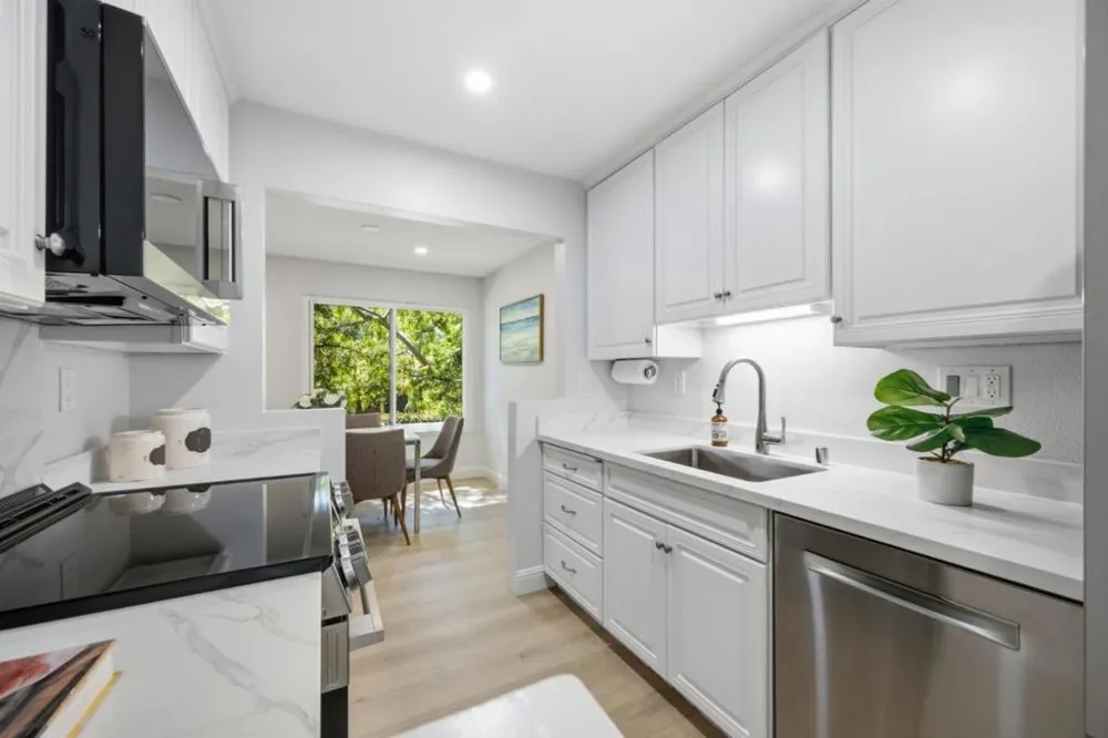 3322 Brittan Avenue #4 San Carlos, CA 94070