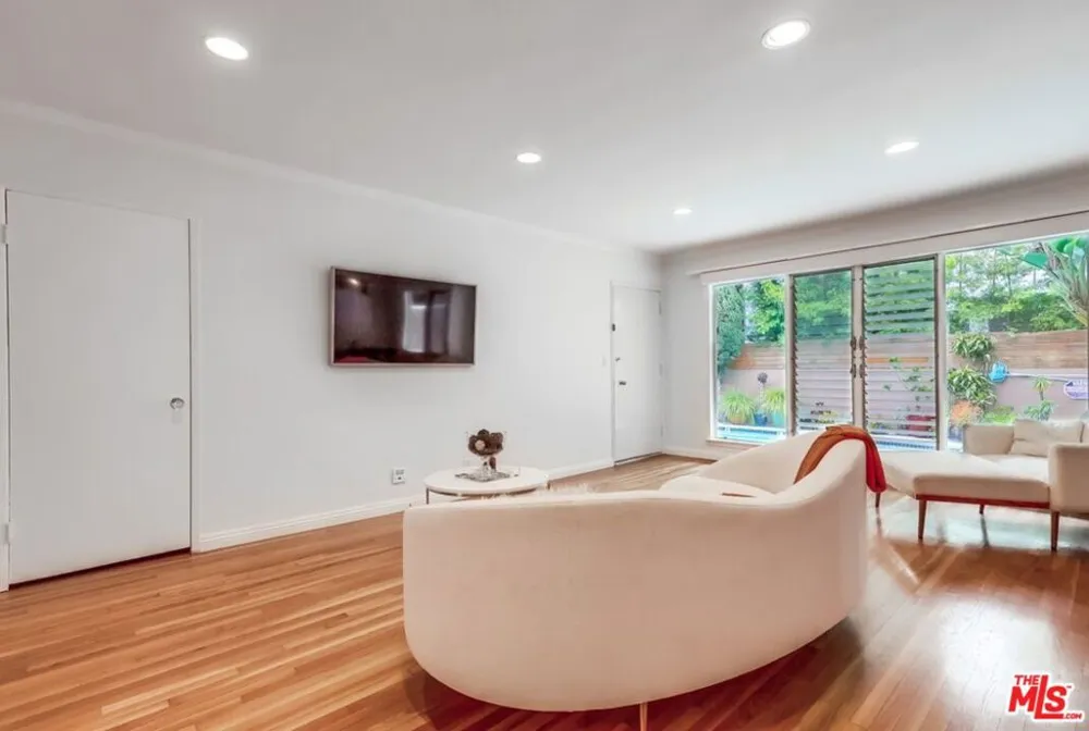 1275 Havenhurst Drive #4 West Hollywood, CA 90046