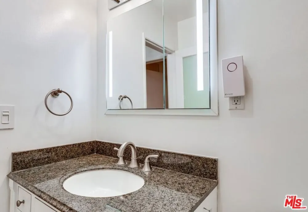 1275 Havenhurst Drive #4 West Hollywood, CA 90046