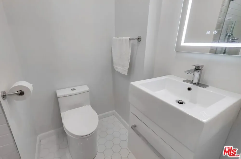 1275 Havenhurst Drive #4 West Hollywood, CA 90046