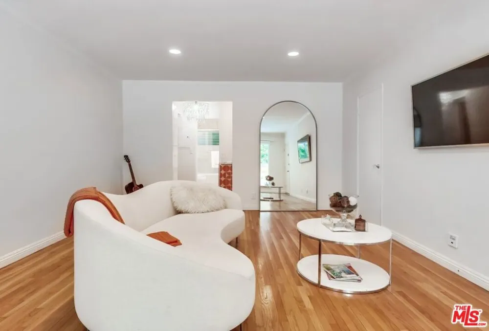 1275 Havenhurst Drive #4 West Hollywood, CA 90046