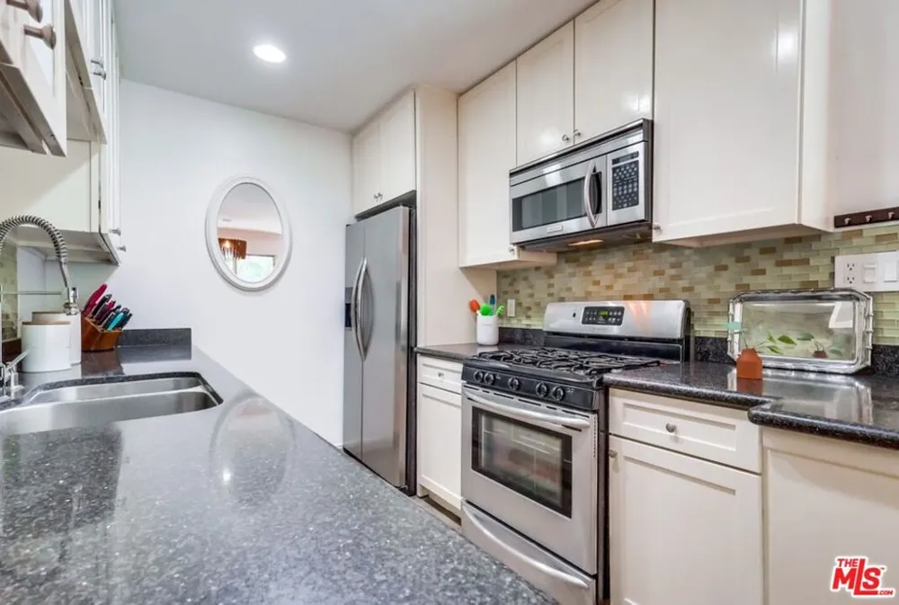 1275 Havenhurst Drive #4 West Hollywood, CA 90046