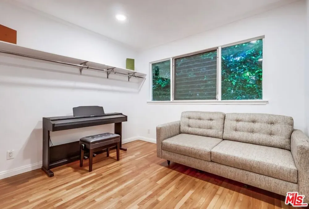 1275 Havenhurst Drive #4 West Hollywood, CA 90046